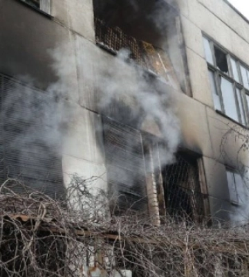 Ворог тричі за день обстріляв Херсон, є поранений