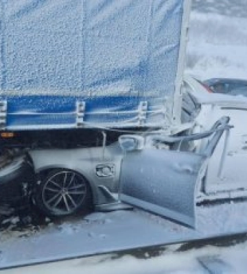У сусідній  із Закарпаттям Словаччині трапилося маштабне ДТП через негоду (Фото)