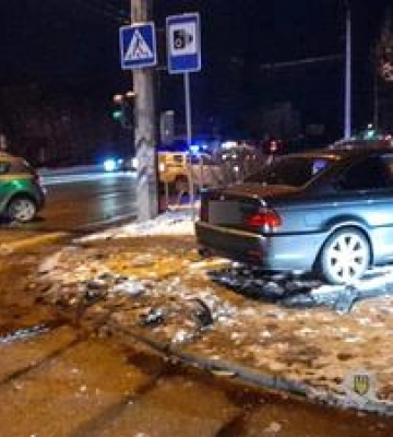 У Полтаві на перехресті зіткнулися два легковики, є постраждалі