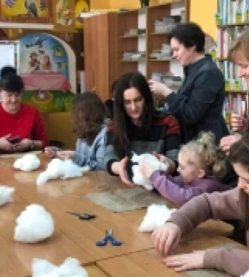 У Луцьку діти створювали домовика з екологічних матеріалів