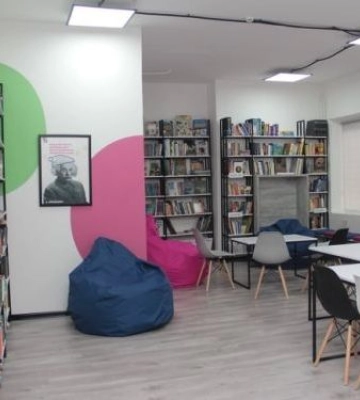 У запорізькій бібліотеці влаштують романтичну фотосесію серед книг