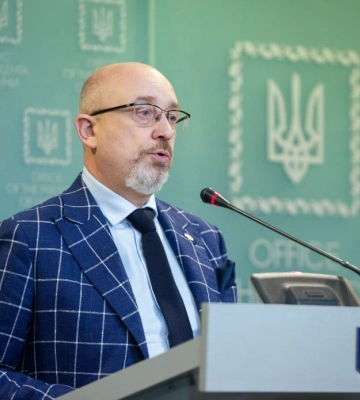 Резніков пояснив, чому чоловікам роздають повістки на вулицях, у кафе та ТРЦ
