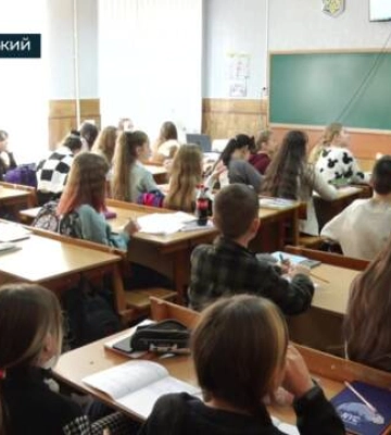 Як працює змішана форма навчання у кропивницьких школах (відео)