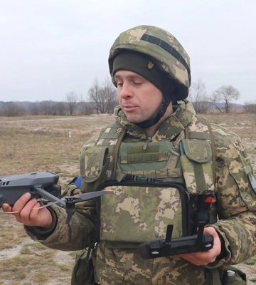 Волинські тероборонівці готуються відбивати ворожі атаки за допомогою мінометів