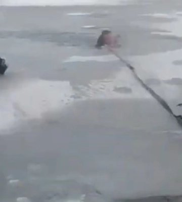 У Шостці поліцейські врятували потопаючого
