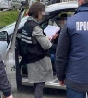 Затриманий на хабарі посадовець «Львівської залізниці» не зміг повернути гроші, вилучені поліцією