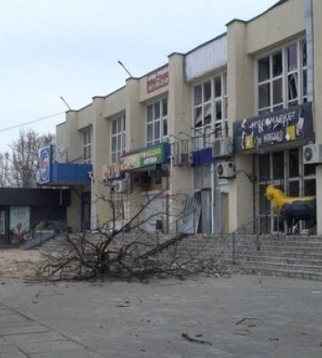 Последствия вчерашних обстрелов Херсона: Погибших и пострадавших нет. ФОТОрепортаж