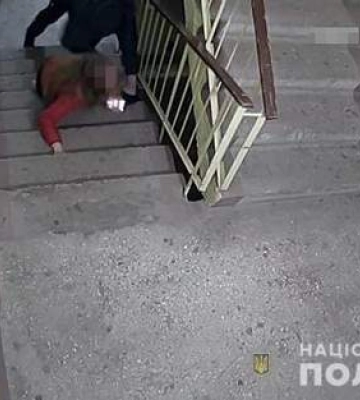 У Луцьку грабіжник напав на дівчину в під&amp;#039;їзді