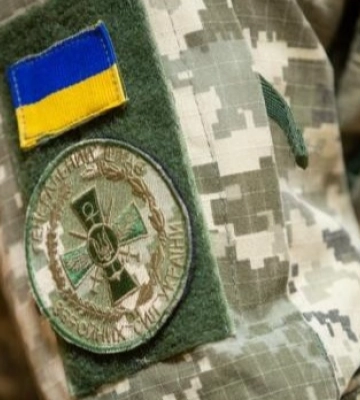 Намагалися вручити повістку: військові «ловили» чоловіка на вулиці