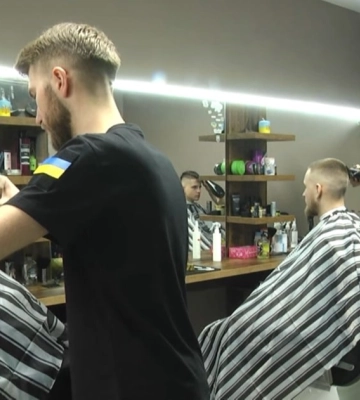 Поляк та українка відкрили у Луцьку новий барбершоп