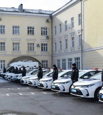 Правоохоронці Кіровоградщини отримали 14 нових службових автівок