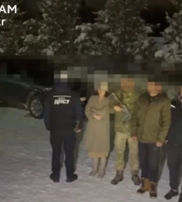 У Чернівецькій області прикордонники затримали два мікроавтобуси з чоловіками