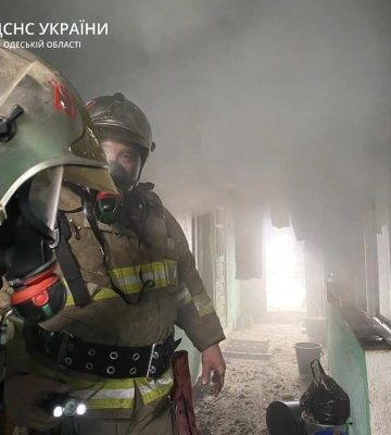 На Одещині у будинку спалахнула літня кухня, - ФОТО
