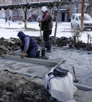 Без води не залишимося: у Дніпрі на лівому березі бурять свердловини