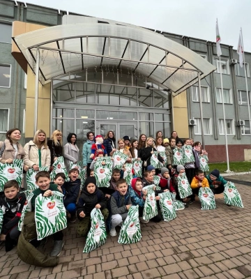 Луцькі школярі відвідали одне з найбільших підприємств з виготовлення засобів гігієни в Україні – ПрАТ «ВГП»*