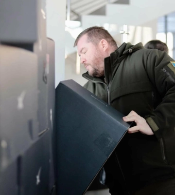 Полтавщина отримала 45 станцій Starlink для забезпечення Інтернетом «Пунктів незламності»