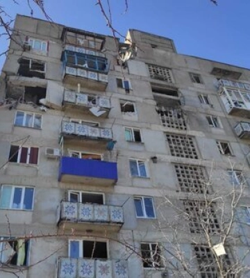 Російські військові обстріляли містечко Нью-Йорк на Донеччині, пошкоджено багатоповерхівку, - Кириленко. ФОТО