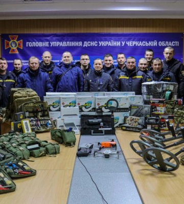 ДСНС Черкащини отримало від волонтерів спорядження для піротехніків