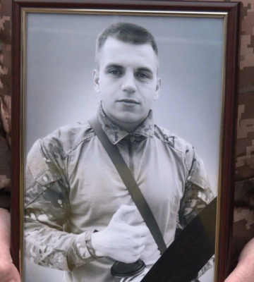 &quot;Поклав душу і тіло для того, щоб наступне покоління жило в мирі&quot;. У Сумах поховали добровольця Даниіла Тарасенка