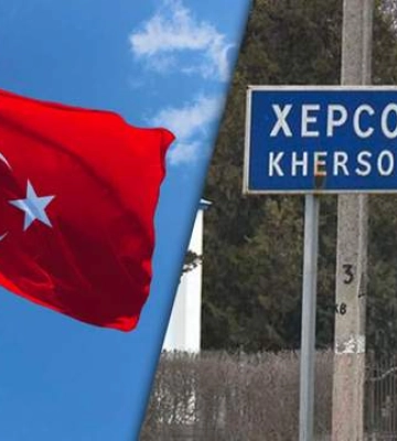 Судно под флагами Турции горело после атаки россиян по Херсону