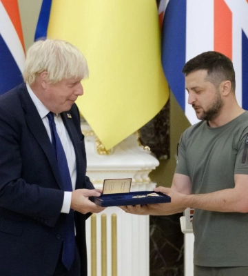 Зеленський подякував Джонсону за підтримку: &quot;Об’єднав інших, коли це здавалося неможливим&quot;