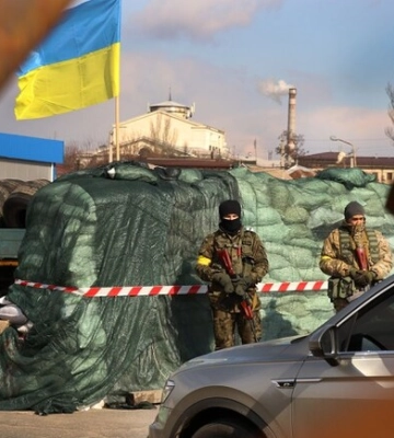 На блокпостах в Запорожье и области ежедневно проверяют более двух тысяч человек