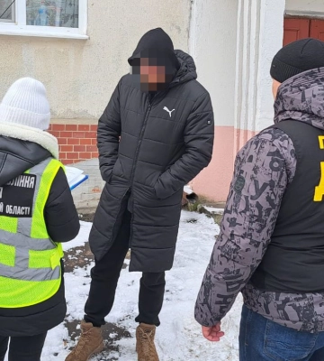 Поліція Хмельниччини знешкодила злочинне угруповання вимагачів