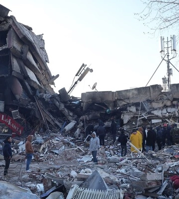 Під завалами в Туреччині можуть перебувати п'ятеро українців — МЗС