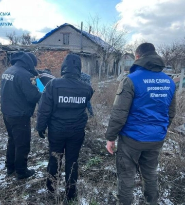 Під Херсоном ексгумували тіла чоловіка та дитини, які загинули від ворожих обстрілів