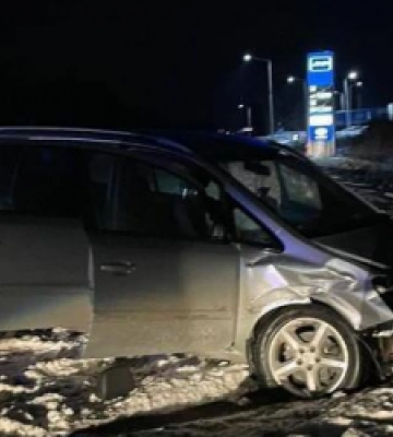 Легковик врізався у відбійник на Львівщині: травмована неповнолітня