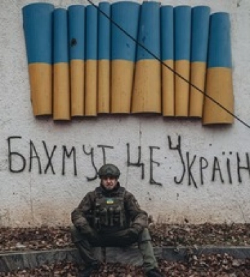На Бахмутському напрямку ситуація вкрай важка: боєць розповів про ситуацію
