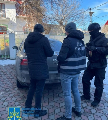 Трое одесситов наладили схему переправки уклонистов за границу