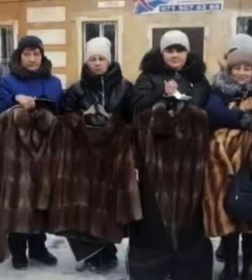 Пораділи і досить. У вдів ліквідованих окупантів відібрали шуби