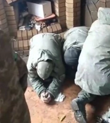 П’ятьох окупантів із 155-ї бригади морської піхоти армії РФ полонили українські бійці поблизу Вугледару. ВIДЕО