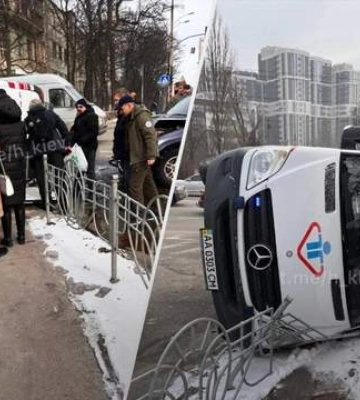 Моторошна ДТП біля &quot;Охматдиту&quot;: у Києві джип влетів у швидку, що везла немовля