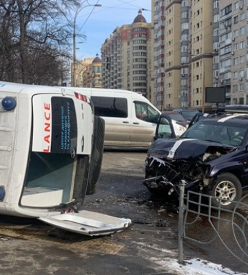 ДТП зі швидкою в Києві: шестеро постраждалих, зокрема немовля