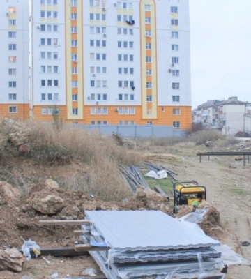 «Куплять житло – продадуть та поїдуть до Європи». Навіщо вивезеним до Криму мешканцям Херсонщини житлові сертифікати