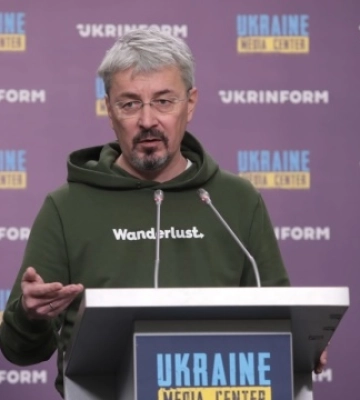 О 14:30 - презентація системи вивчення і тестування рівня володіння англійською