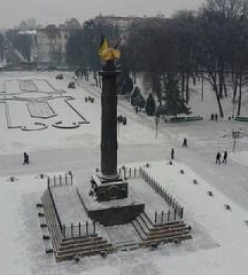 Облрада готова взяти на баланс імперські пам’ятки і перенести їх із центру Полтави