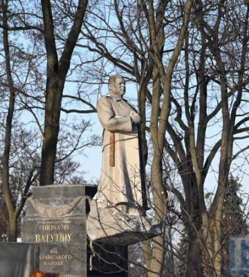 У Києві демонтували пам’ятник Ватутіну