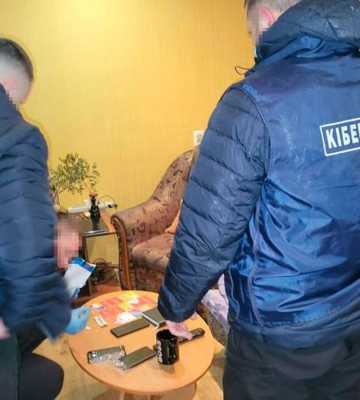 Мошенники из Днепра и Першотравенска продавали в соцсетях несуществующие электронные сигареты