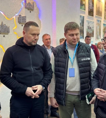 В Одесу приїхав міністр освіти Шкарлет, привіз ноутбуки та спортивне спорядження,- ФОТО