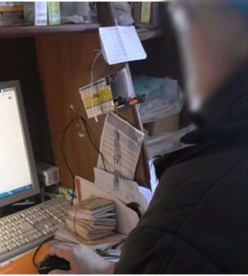Мешканку Марганця підозрюють у поширенні комуністичної символіки