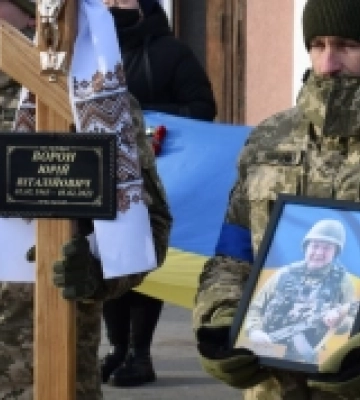 У Здолбунові попрощалися із військовим Юрієм Вороном