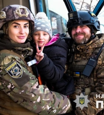 З Бахмута евакуювали дівчинку, яка пів року не виходила з підвалу