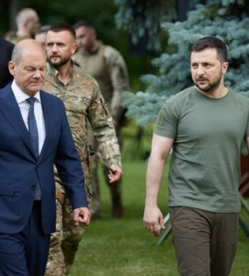 Зеленський заявив, що відносини України і Німеччини мають хвилеподібний характер