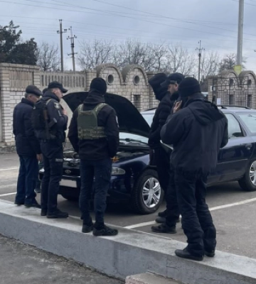 У сервісному центрі МВС на Миколаївщині вкотре виявили «перебиту» автівку