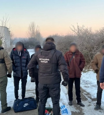 Закарпатець намагався на надувному матраці переправити двох чоловіків до Угорщини