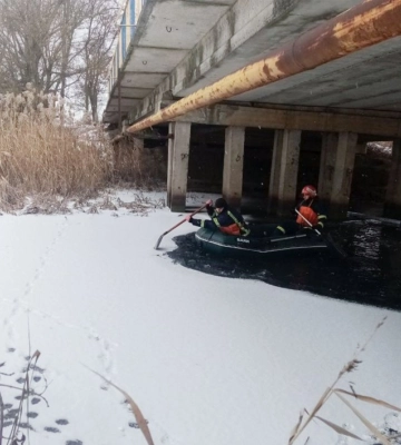 На Вінниччині провалилася під кригу водойми та загинула дитина (ФОТО)