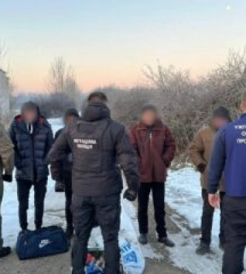 Затримано жителя Закарпаття, який на надувному матраці переправляв ухилянтів за кордон